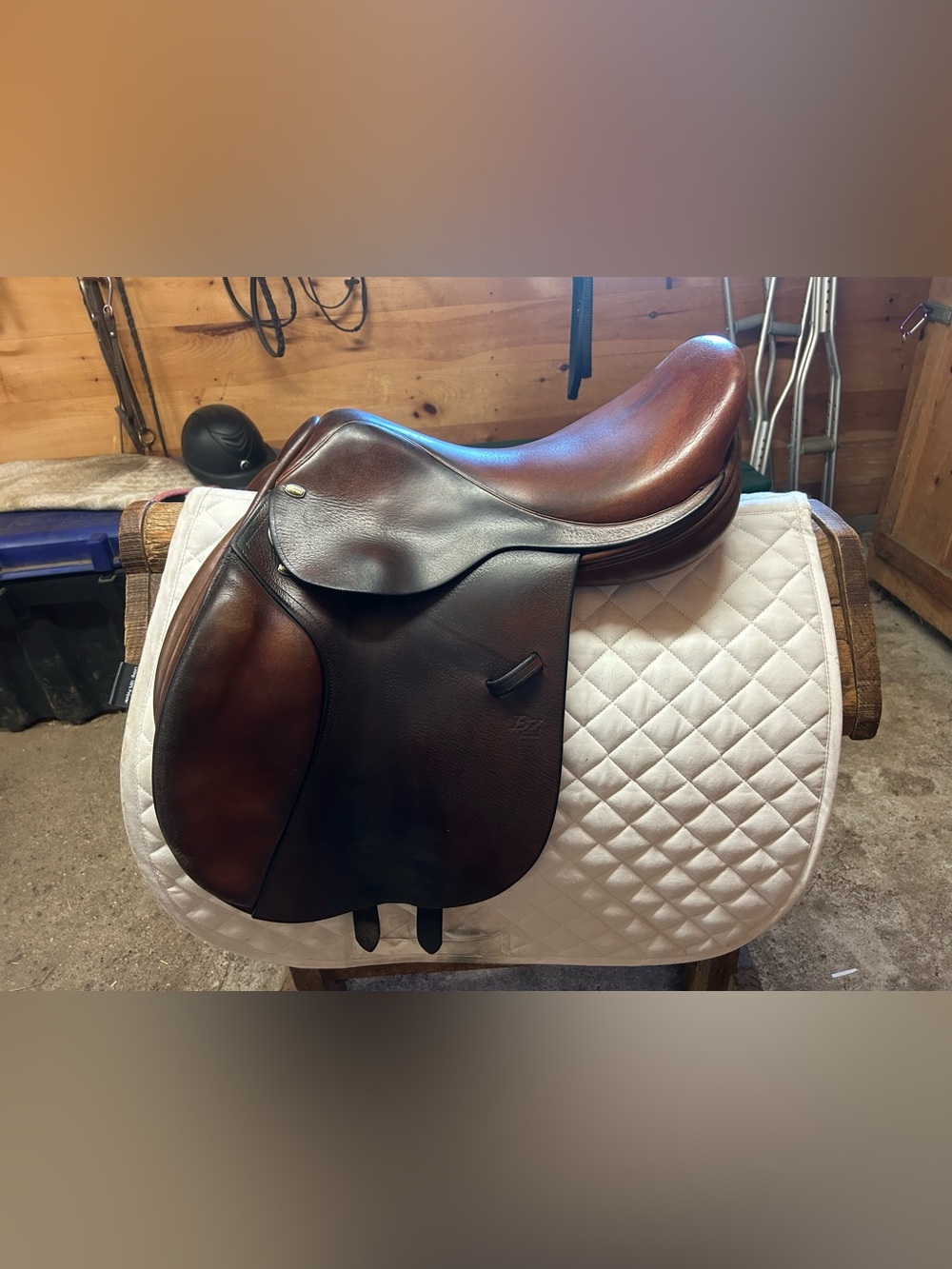 Classic Brown English Saddle - Home Accents